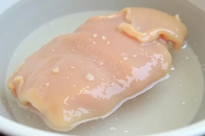 Jak szybko rozmrozić mięso? Metody, czasy i porady